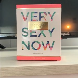 Victoria’s Secret Very Sexy Now